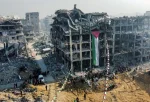 Gazze’de tarihi anlar: Hamas lideri Sinvar’ın evinin önünde esir takası